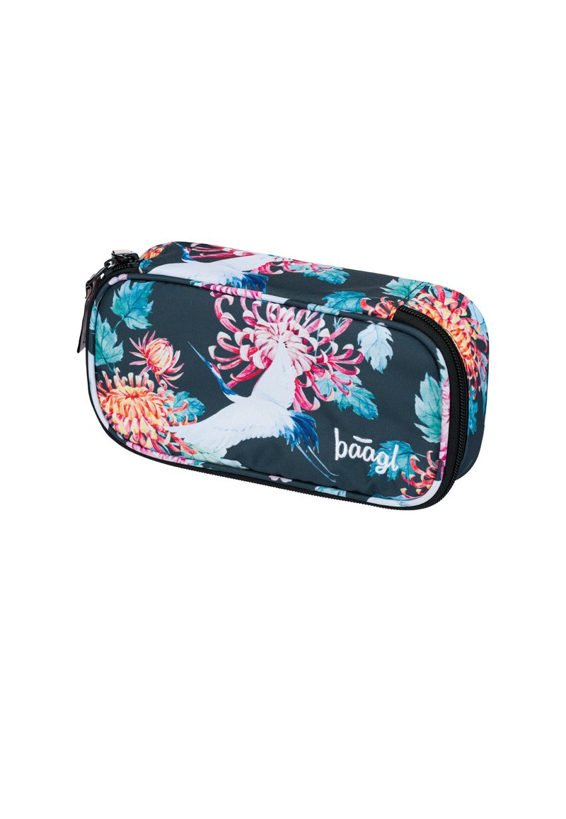 Astuccio floreale con sfondo scuro, fiori rosa e bianchi colorati, e design di un uccello bianco; chiusura con zip; marchiato "baagl."