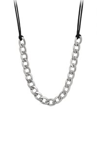 Collana in argento con maglie spesse, caratterizzata da una finitura liscia e lucida, sospesa da un cordino nero regolabile.