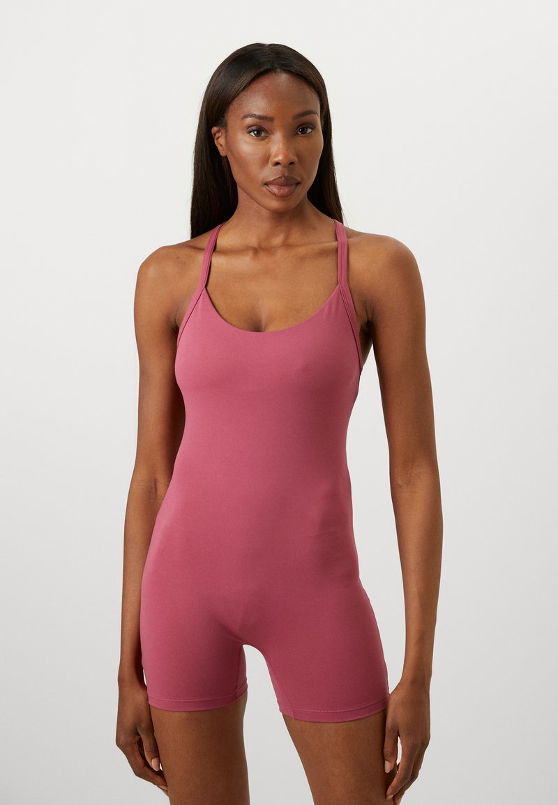 Under Armour MOTION SHORTS BODYSUIT - Gimnastički dres - fuchsia dusk/dark maroon