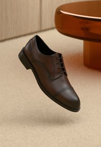 Δεν επιλέχθηκε, dark brown