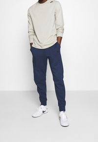 Nike Sportswear Pantaloni sportivi - dark blue