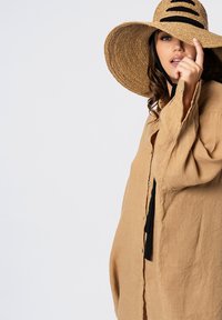 ACANFORA OVER - Camicia - cammello