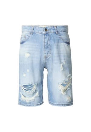 Shorts en denim bleu clair avec des patchs usés et des bords effilochés, dotés d'un design traditionnel à cinq poches et d'une fermeture par bouton.