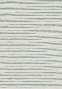 Gestreifton Stoff mit dünnen grünen und cremefarbenen horizontalen Linien, der eine weiche Textur und ein gleichmäßiges Muster aufweist. Geeignet für verschiedene textile Anwendungen.