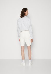 Only & Sons ONSLINUS - Kratke hlače - star white