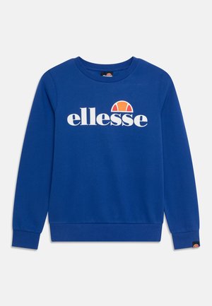 Blå langærmet crewneck-sweatshirt med hvidt "ellesse"-logo og orange halvcirkeldesign centreret på brystet.