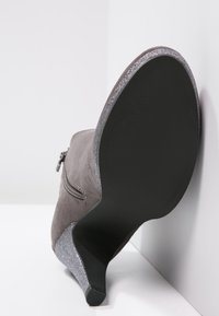Marco Tozzi High heeled ankle boots - grey