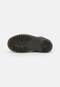 Dr. Martens SINCLAIR MAX - Stivaletti con plateau - black pisa