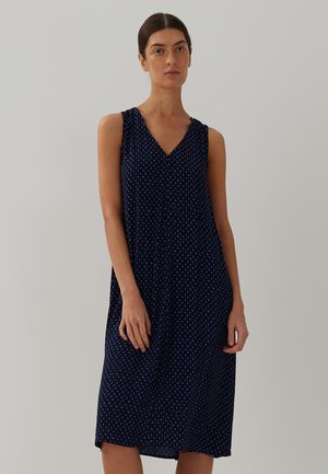 Navyblaues ärmelloses Kleid mit V-Ausschnitt, gerafftem Bund und verstreuten hellblauen Polka-Dots, in einem lässigen Schnitt, der bis zur Mitte der Waden reicht.