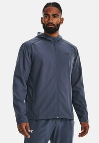 Under Armour LAUNCH - Runningjack - downpour gray