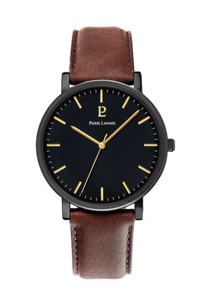 Herenpolshorloge met zwarte wijzerplaat, gouden uurmarkeringen en wijzers, bruine leren band, toont tijd 9:10:38, zichtbaar Pierre Lannier-logo.
