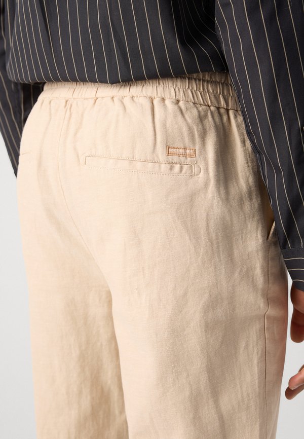 SEASONAL CORE WARREN JOGGER - Trousers - soft camel4