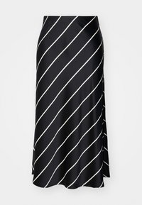 Musta satiinihame, jossa on vinoraitoja valkoisena, sivuhalkio ja sileä pinta, suunniteltu virtaavaa siluettia varten.