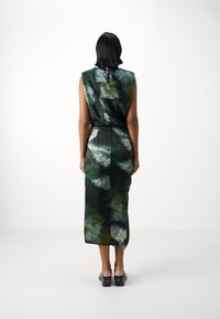Thumbnail Image 6