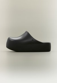 Επιλέχθηκε, black