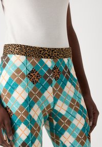 Marc Cain Pantalon classique - soft teal