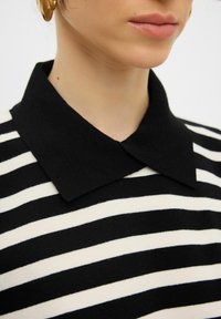 adL Printtipaita - striped black