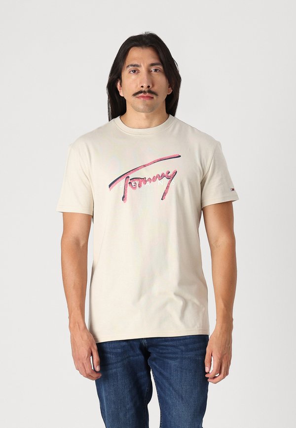 SIGNATURE TEE - Print T-shirt - newsprint