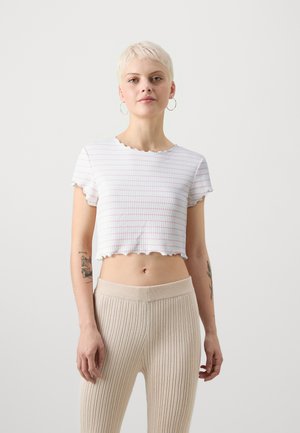 ONLY Petite ONLANITS CROPPED - Print T-shirt - begonia pink/cloud dancer