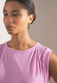 Next REGULAR FIT  - Yöasusetti - pink