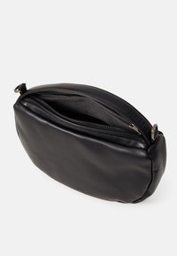 HVISK TATE SOFT STRUCTURE - Torbica - contrast black