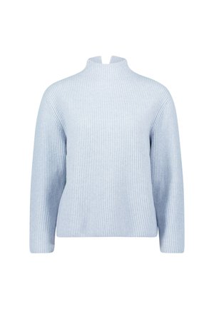Pull en maille côtelée bleu clair avec un col haut et des manches longues, présentant une texture douce et un design décontracté.