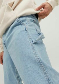 Thumbnail Image 5