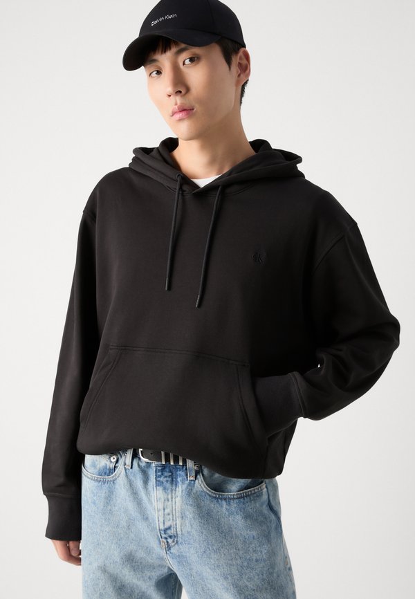SOFT LAYERED MONOGRAM  - Sweatshirt2
