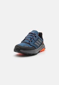 adidas Terrex TERREX TRAILMAKER RAIN.RDY HIKING - Hikingskor - steel/grey three/impact orange