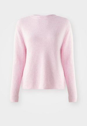 Lichtroze gebreide trui met een geribbelde textuur, lange mouwen en een ronde hals. De stof lijkt zacht en comfortabel te zijn.