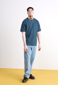 Nike Sportswear TEE - Pamata T-krekls - armory navy