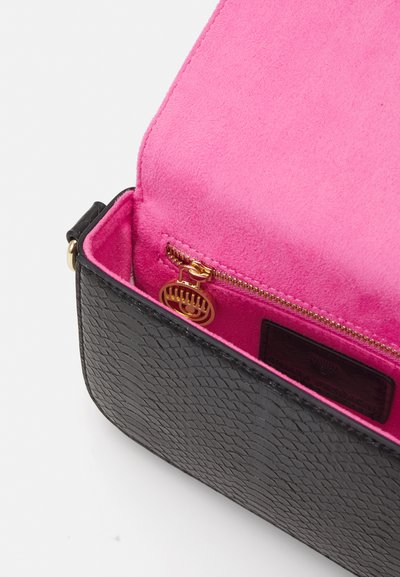 CHIARA FERRAGNI EYELIKE BAGS - Skulderveske - black