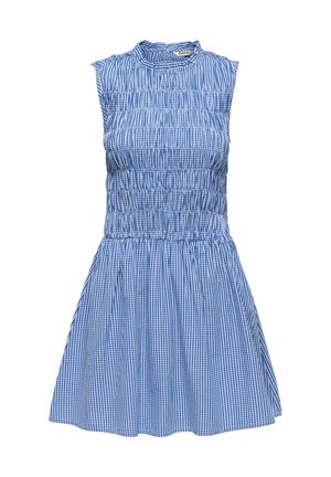 Ermeløs blå og hvit rutete kjole med høy rysjekantet hals og innsvingt, elastisk liv og midje, vid skjørtdel.