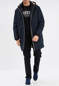 Creeks AMERICAN INSPIRATION FASHION COOL EASY WASSERABWEISENDE MIT KAPUZE - Abrigo de invierno - bleu foncé