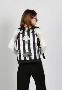 Karactermania Schooltas - beetlejuice white