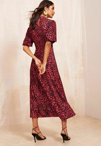 Friends Like These REGULAR FIT-TWIST FRONT KEYHOLE MIDI - Robe de jour - red