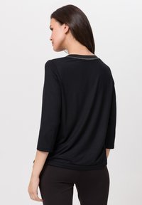 TUZZI Long sleeved top - oatmeal schwarz ultra violet