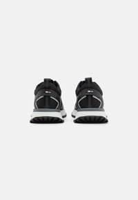 BOSS JONAH_RUNN_METH - Sportcipő - black