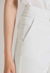 MADELEINE Stoffhose - white