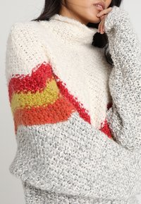 Free People Strickpullover - off-white