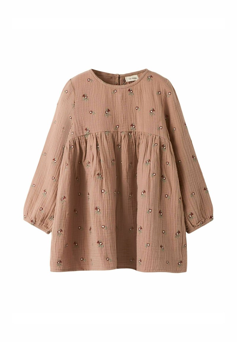 Langärmeliges Kleinkindkleid in staubigem Rosa mit kleinen gestickten Blumen und gerafftem Taillendetail.