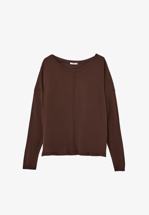 Camisa marrón de manga larga fabricada en un tejido suave, con un escote redondo y un corte relajado, con detalles de costura en la parte delantera.