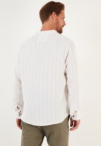 Buratti REGULAR FIT - Ing - khaki
