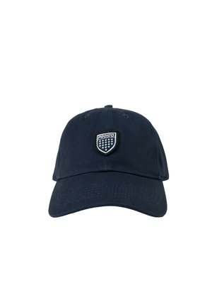 Czarna czapka z daszkiem z naszywką w tarczę z logo "PROSTO" z białymi krzyżami na środku z przodu.