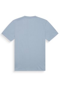 Camiseta de algodón azul claro con mangas cortas, cuello redondo y una textura suave; presenta un diseño de espalda simple y sin adornos.
