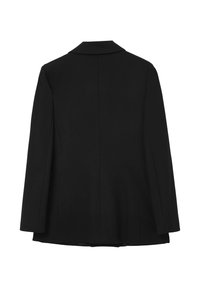 Blazer nero su misura con colletto a scollo a V, maniche lunghe e silhouette strutturata. Caratterizzato da linee pulite e una texture liscia.