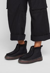 Clarks TORHILL ZIP - Gležnjače - black