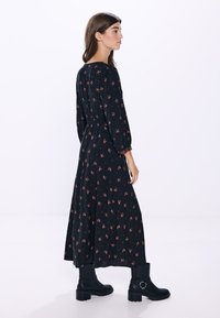 Springfield Vapaa-ajan mekko - black
