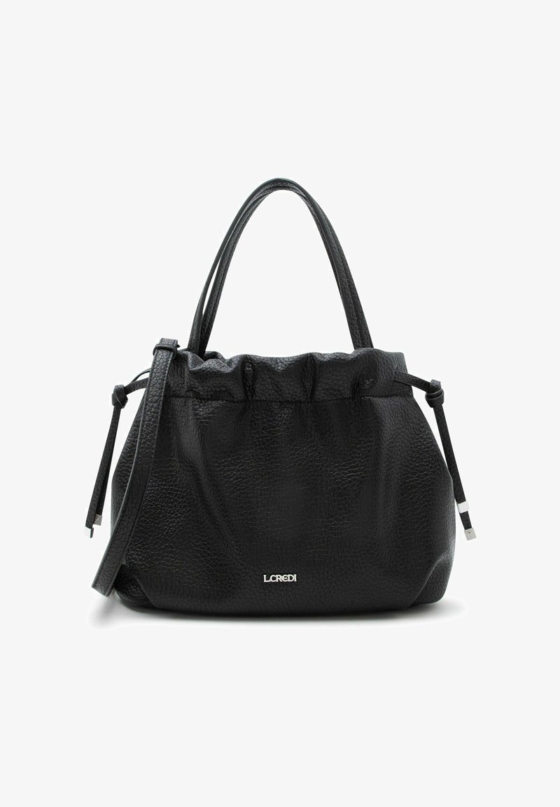 Zwarte handtas van getextureerd leer met geplooide bovenkant, twee handvatten, verstelbare schouderriem en zilveren L.CREDI-logo aan de voorkant.
