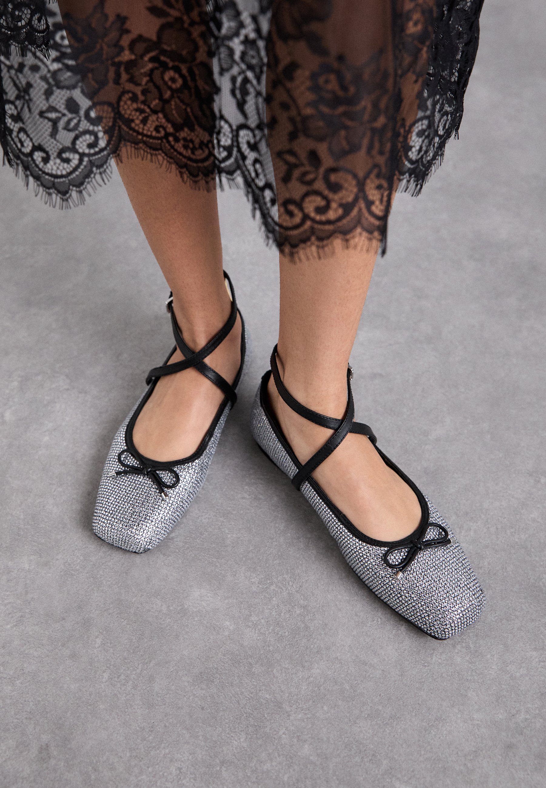 フラットシューズ Michael Kors Black leather Collette ballerinas 24227495_54275454_600.jpg